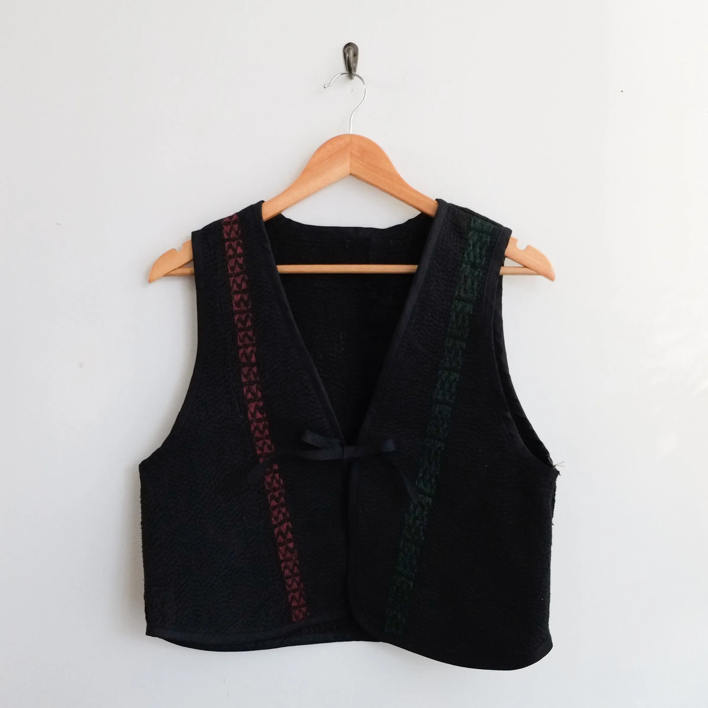 Amelia Sleeve Vest Black with Green and Red Embroidery M097